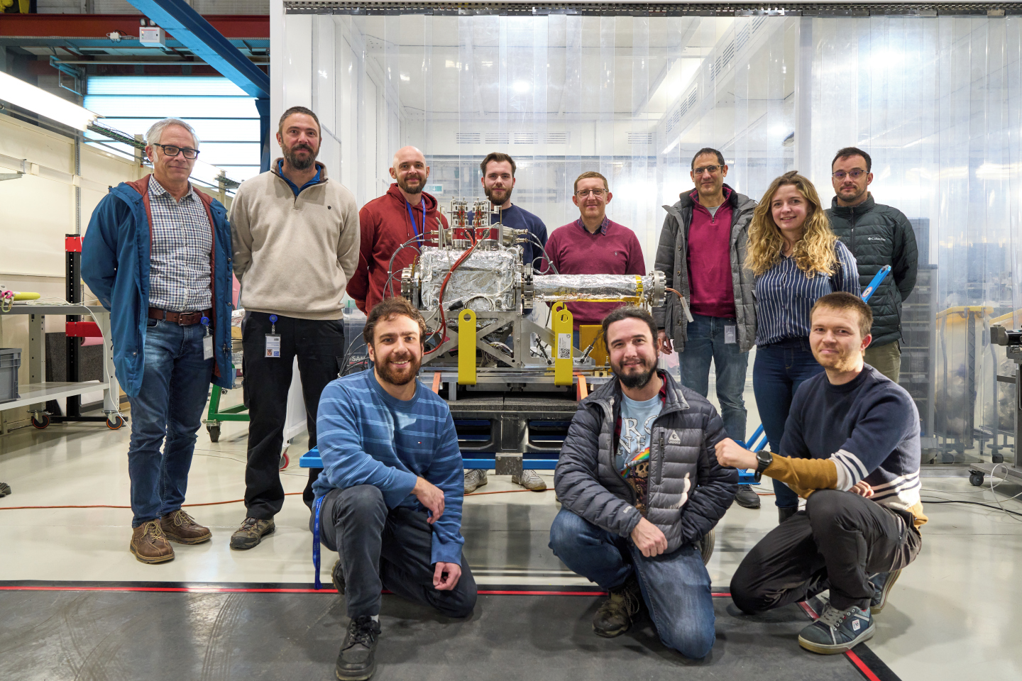 TWOCRYST goniometer and team
